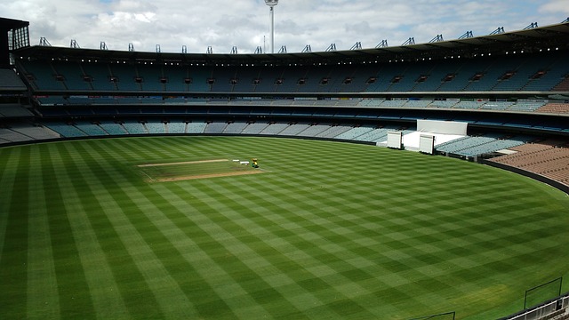 曼队再次展 曼队再次展